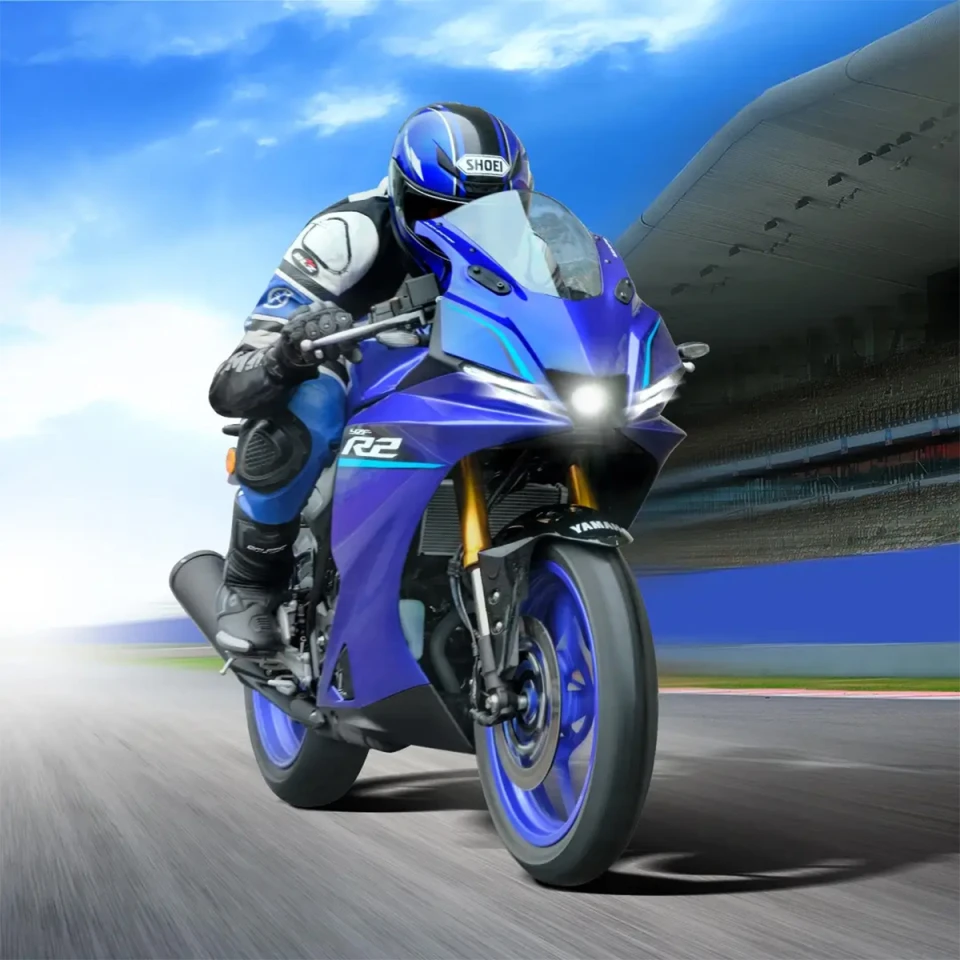 The R2's all about sporty riding, from its low weight to the engaged rider triangle, to the engine's tuning for increased power delivery higher up in the rev range