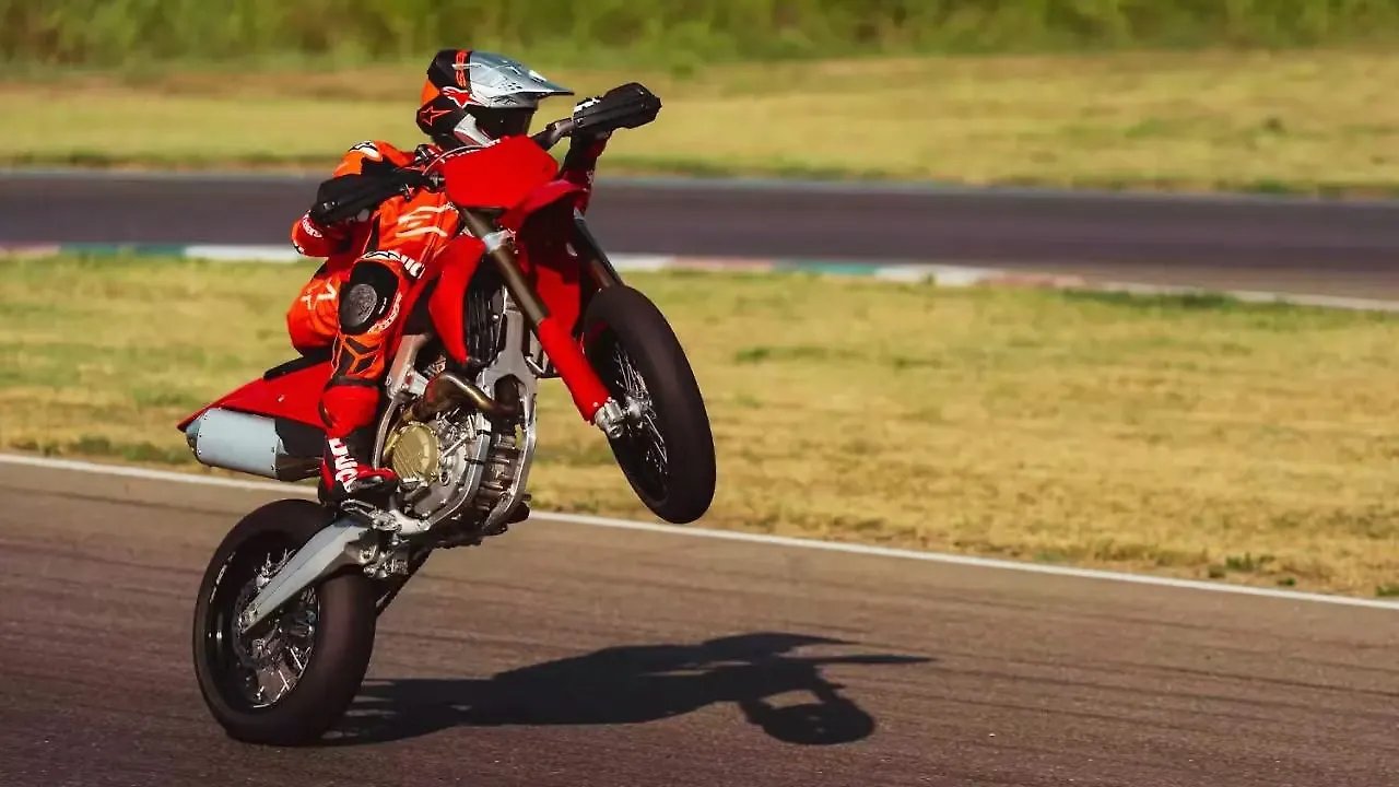 Ducati Riding Ducati Riding