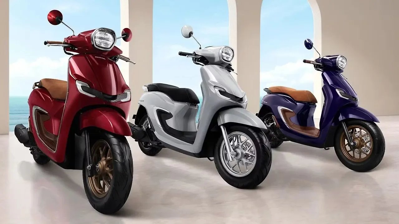 Honda Right Front Three Quarter Honda Right Front Three Quarter