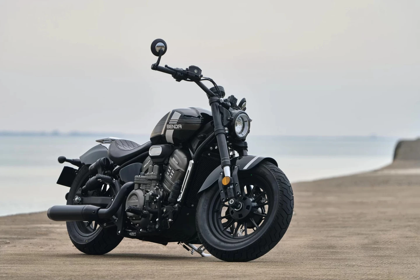 It comes with the low-slung stance that cruisers are known for