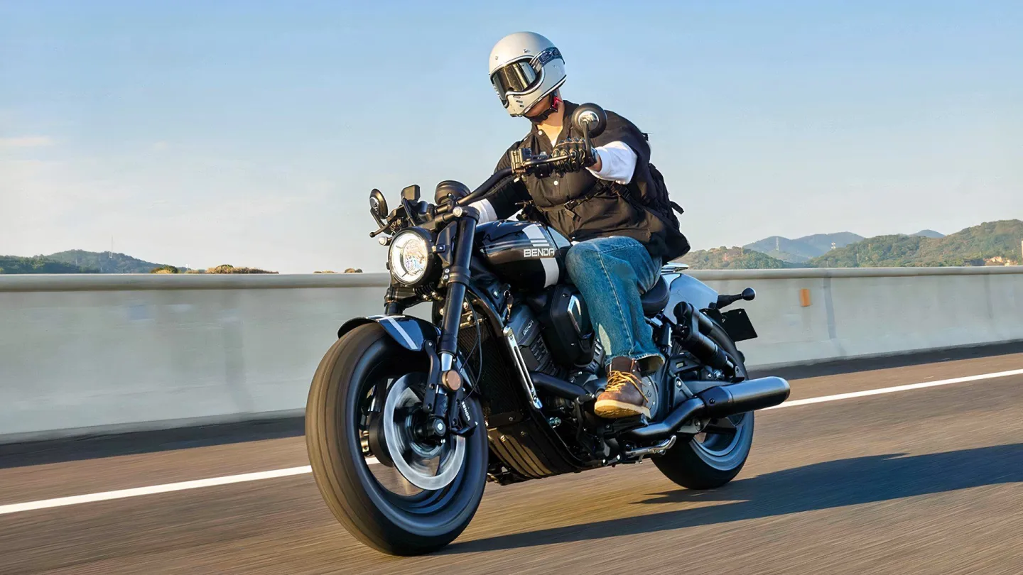 The BEC (Benda Electronic Clutch) MK-III system lets you shift without a clutch
