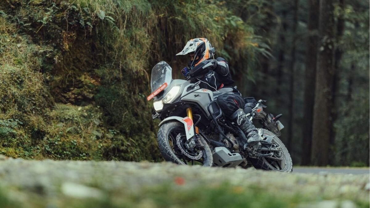 TVS Apache RTX 300
