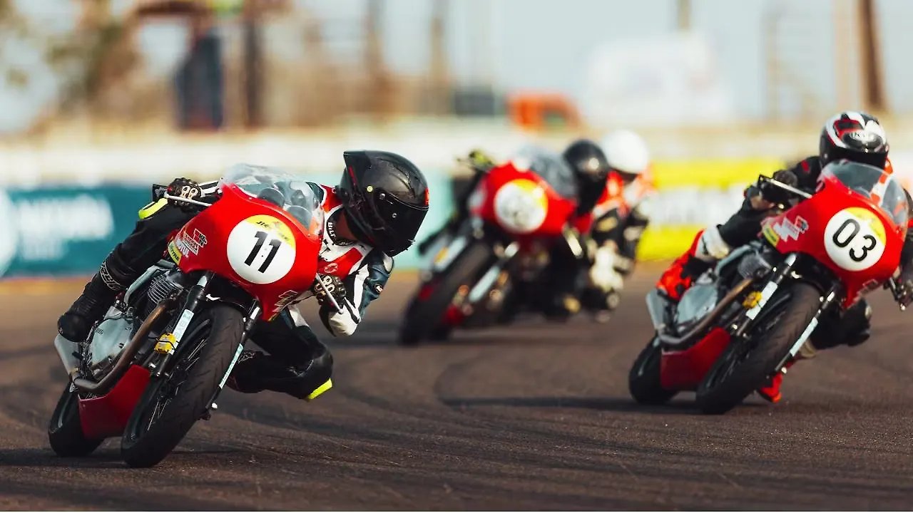 Royal Enfield Continental GT 650 Riding