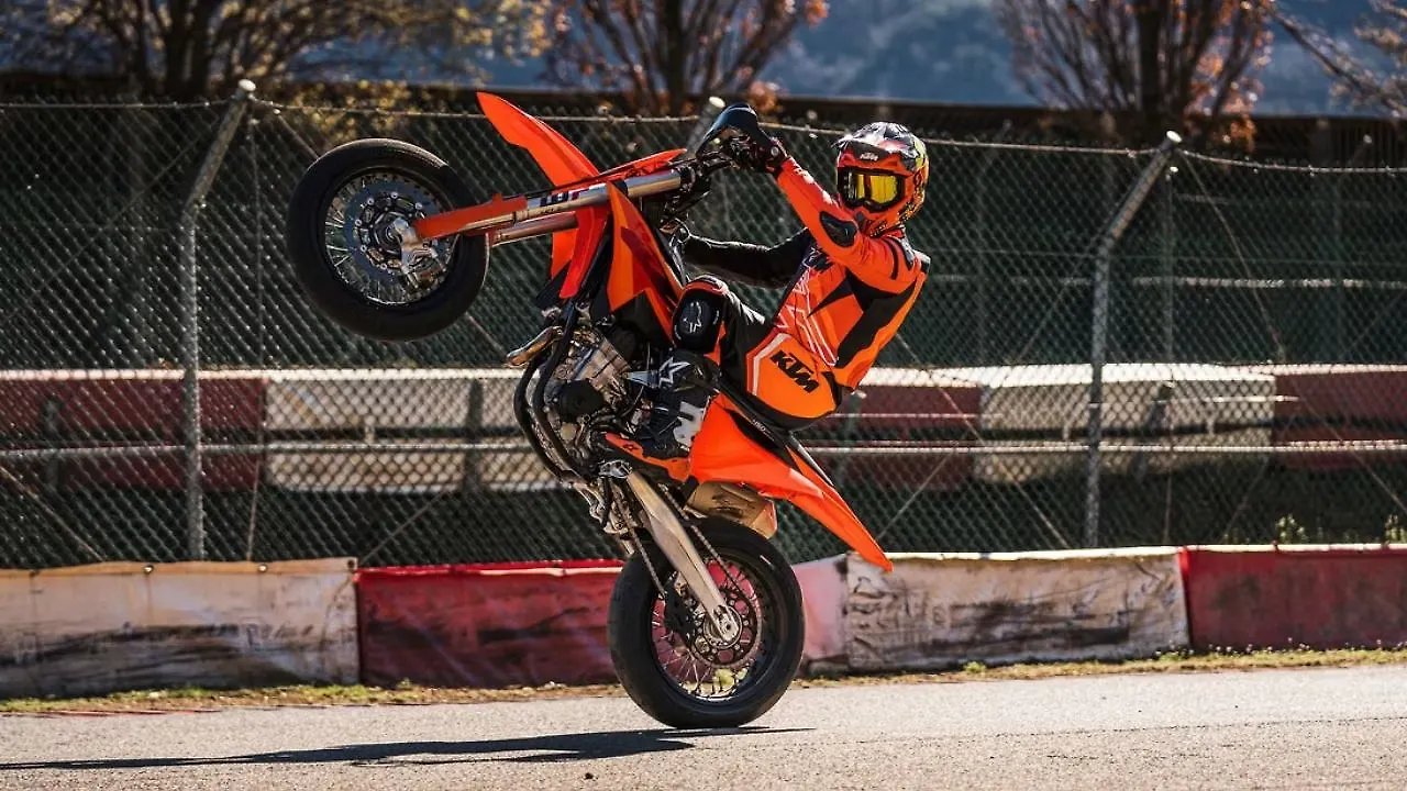KTM Riding KTM Riding