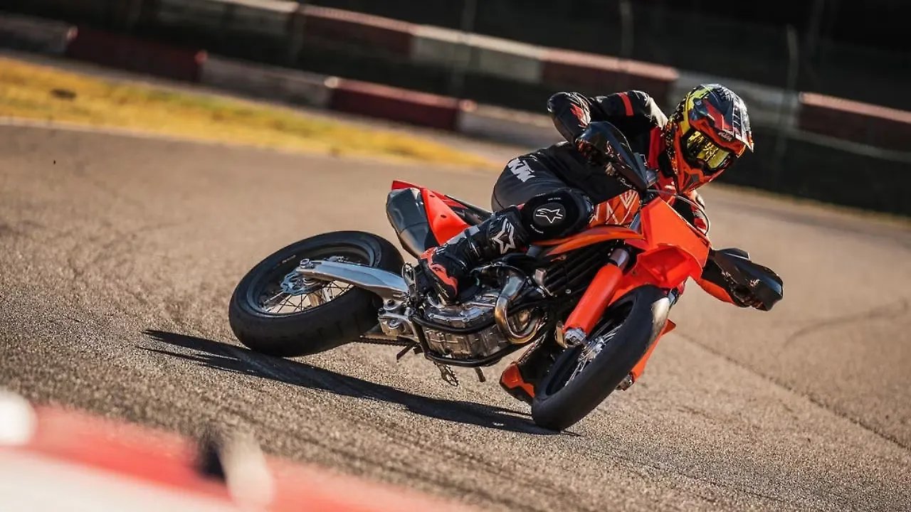 KTM Riding KTM Riding