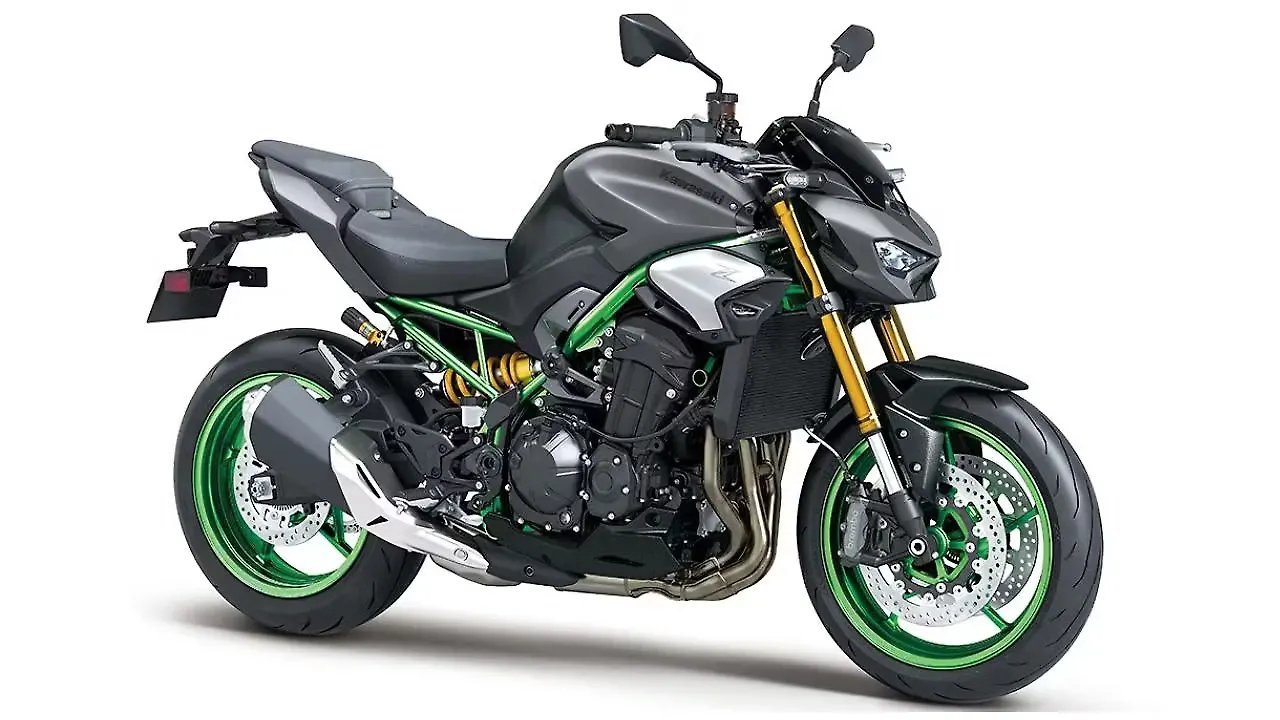 Kawasaki Z900 Right Front Three Quarter Kawasaki Z900 Right Front Three Quarter
