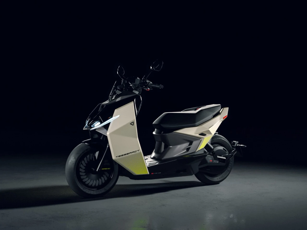 The Tesseract packs an impressive amount of technology into a $1,400 scooter