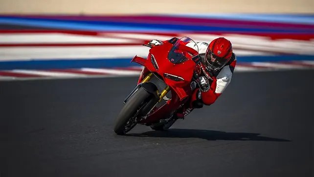 Ducati Panigale V4 Riding Ducati Panigale V4 Riding