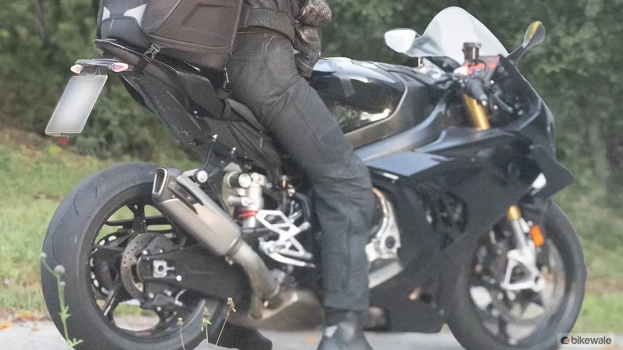 BMW S 1000 RR [2027] Right Rear Three Quarter