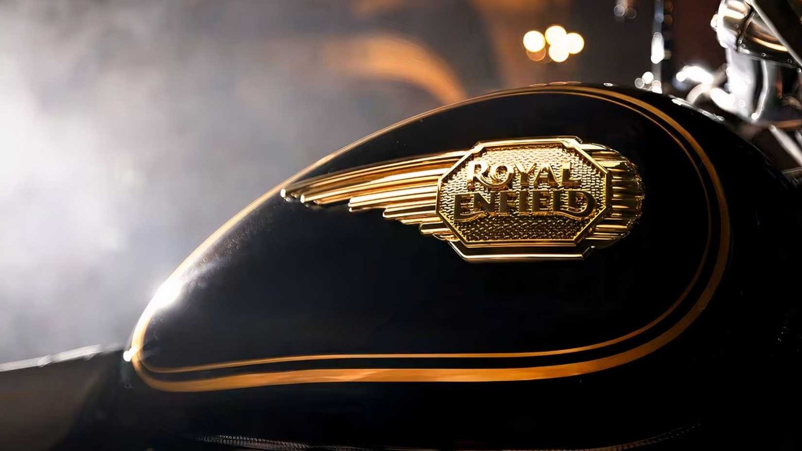 Royal Enfield Bullet 650 tank close-up shot